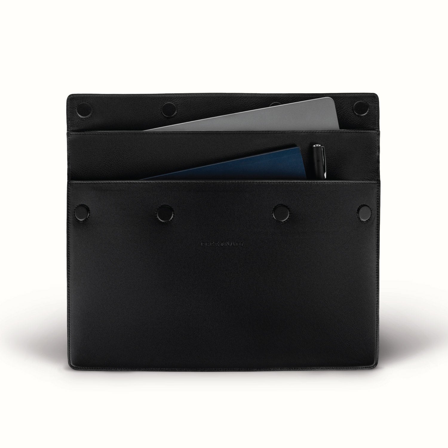 Swiss leather travel bag lifestyle image #color_Onyx black