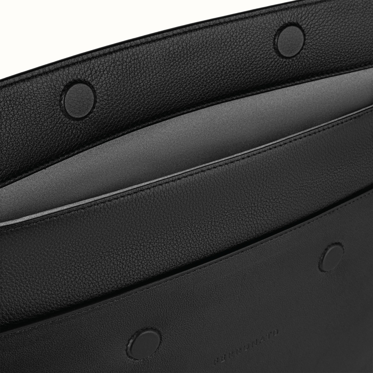 Ferronato men’s leather craftsmanship close-up #color_Onyx black