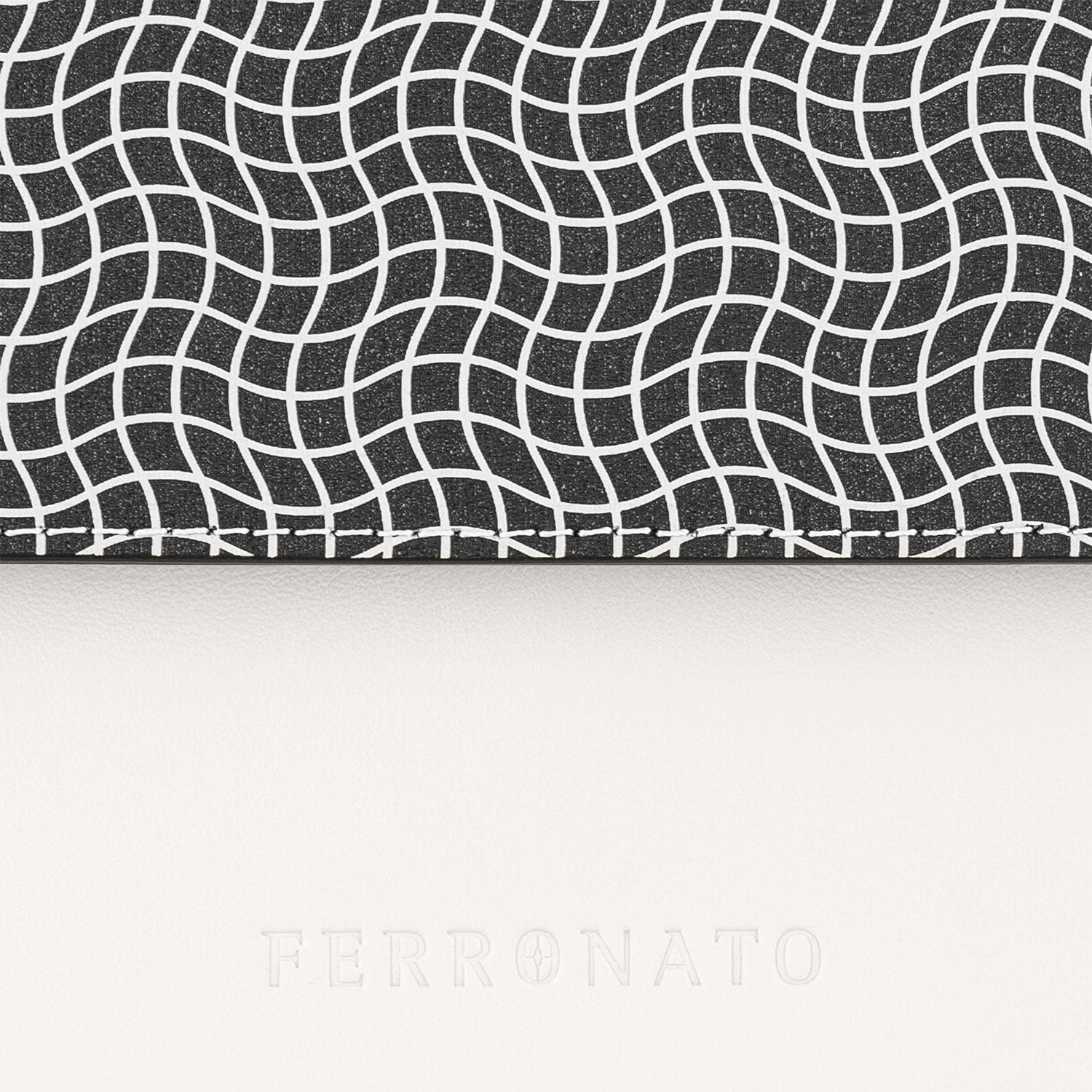 Sustainable leather purse close-up #color_Twilight