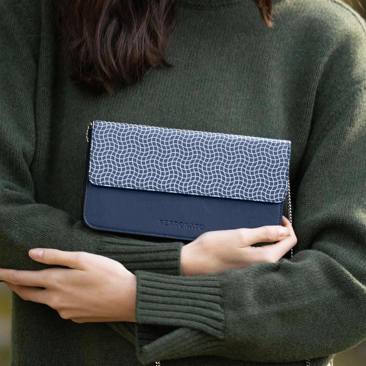 #color_Blue Sapphire