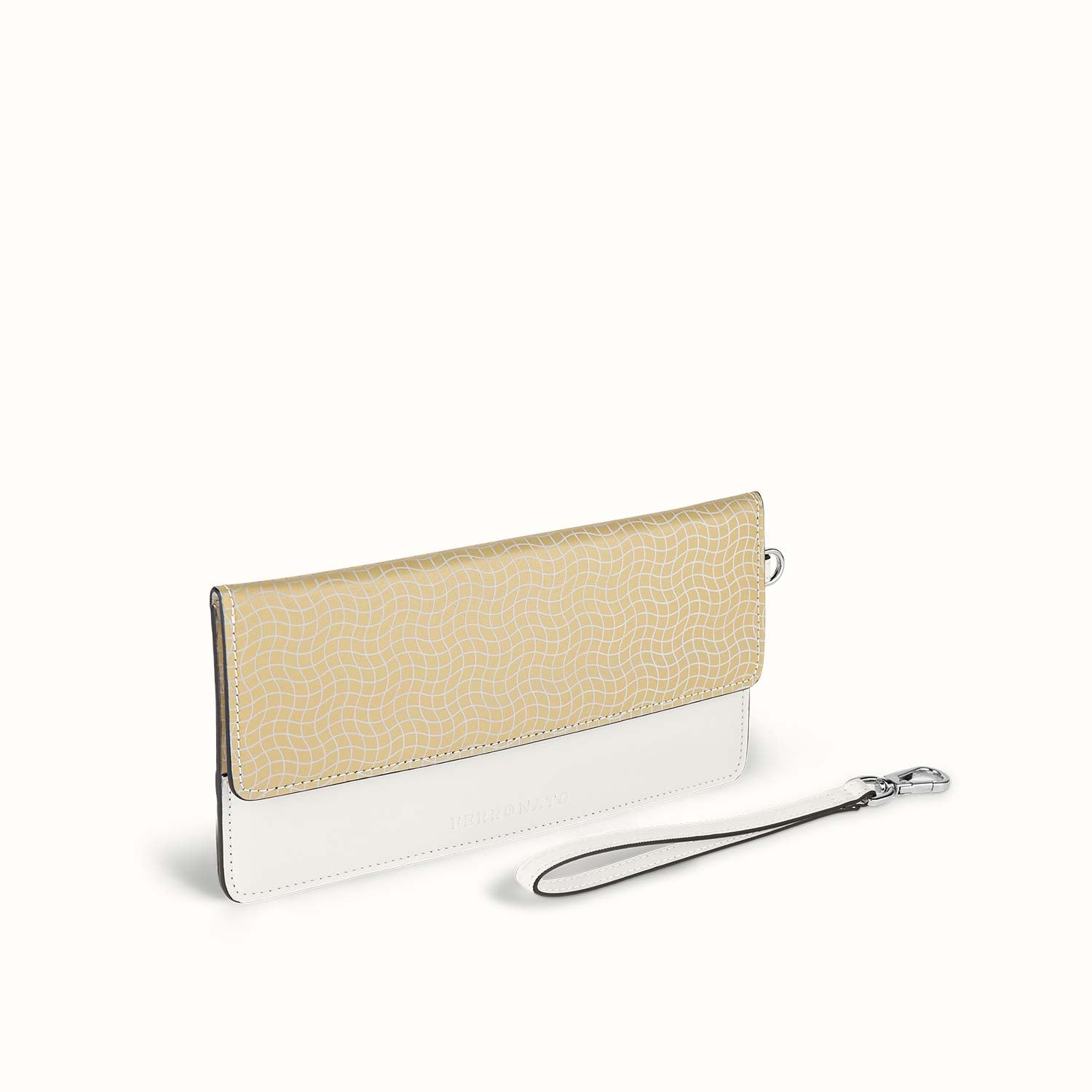 Sustainable leather purse close-up #color_Pearl White